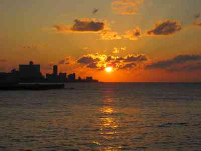 El sol se pone en La Havana